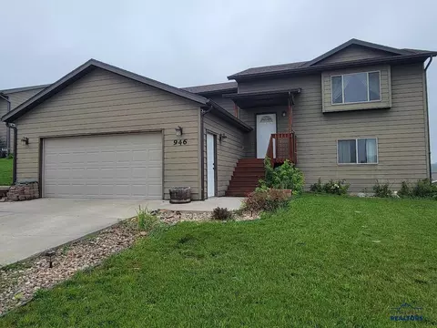946 Cobalt Dr, Rapid City, SD 57701