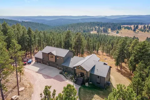 8000 Meadow View Ct, Rapid City, SD 57702