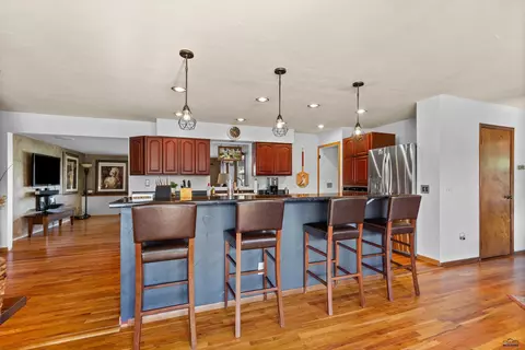2812 Lynnwood Dr, Rapid City, SD 57701