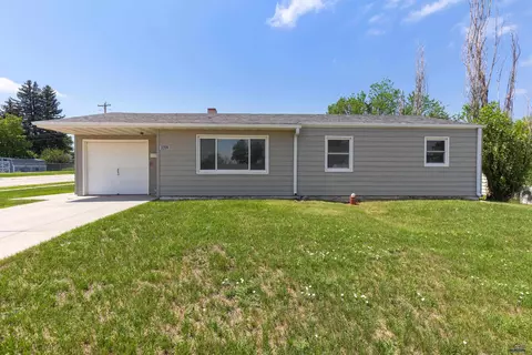 3209 Lynnwood Ave, Rapid City, SD 57701