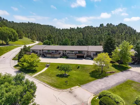 4208 Foothill Dr, Rapid City, SD 57702