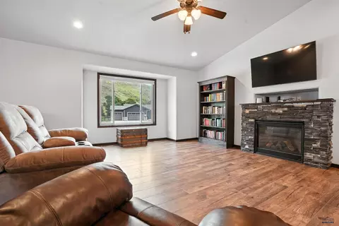 14349 Wolf Creek Ct, Summerset, SD 57718 photo 4