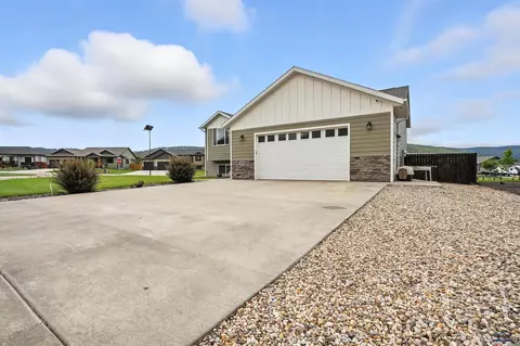 14349 Wolf Creek Ct, Summerset, SD 57718 photo 2