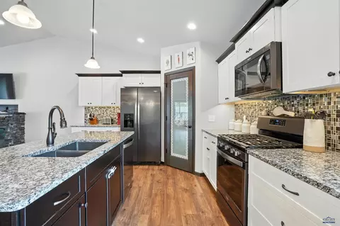 14349 Wolf Creek Ct, Summerset, SD 57718 photo 9