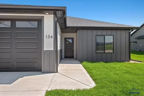 136 Bella Rose Dr, Spearfish, SD 57783