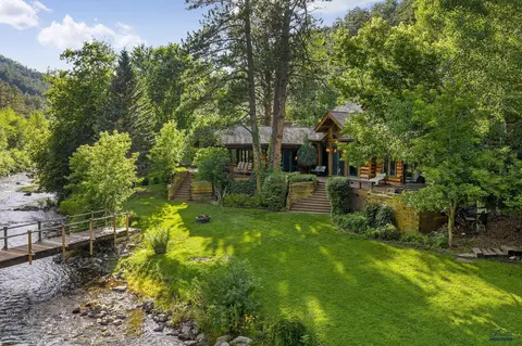 23032 Thunderhead Falls Rd, Rapid City, SD 57702