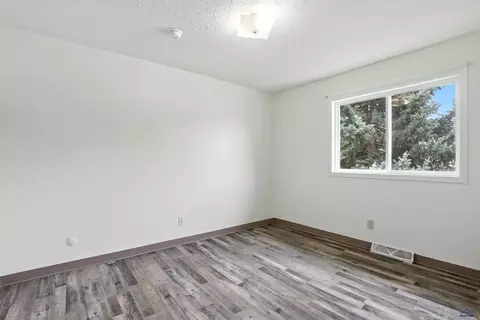3904 Hampton Ct, Rapid City, SD 57701 photo 18