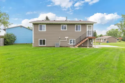 3904 Hampton Ct, Rapid City, SD 57701 photo 3