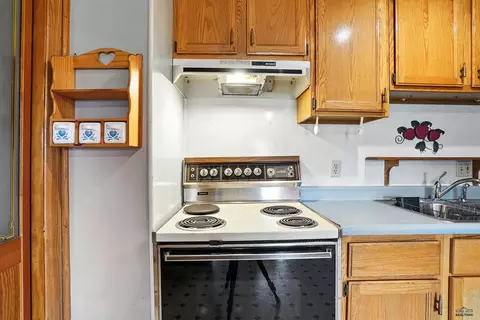 Kitchen - 1108 Locust, Kadoka, SD 57543 photo 4 of 5