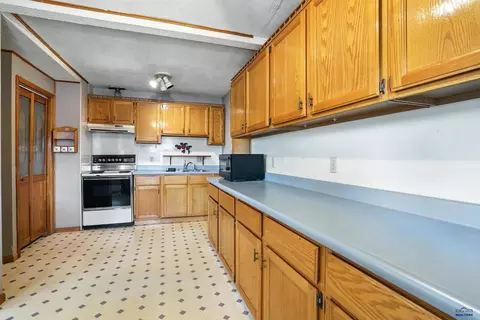 Kitchen - 1108 Locust, Kadoka, SD 57543 photo 2 of 5