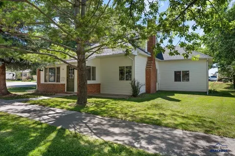 716 8th Ave, Belle Fourche, SD 57717