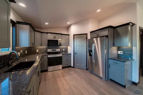 Kitchen - 623 Bull Run Dr, Box Elder, SD 57719 photo 4 of 4