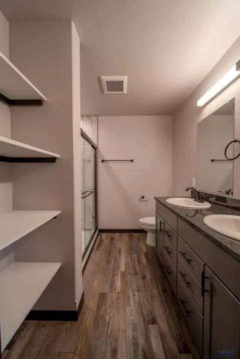 Bath - 623 Bull Run Dr, Box Elder, SD 57719 photo 1 of 9