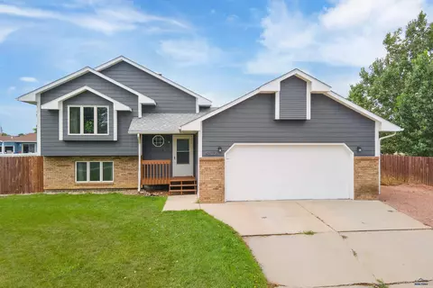 4835 Sand Creek Ct, Rapid City, SD 57703
