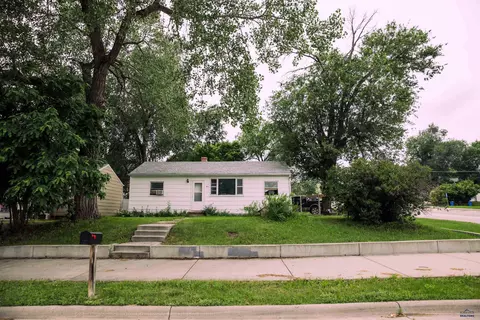 1011 Lemmon Ave, Rapid City, SD 57701