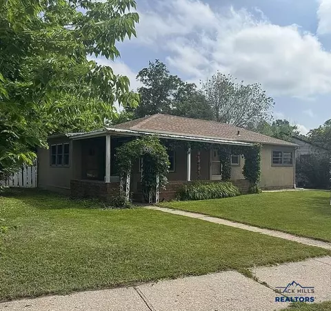4118 Pleasant Dr, Rapid City, SD 57702