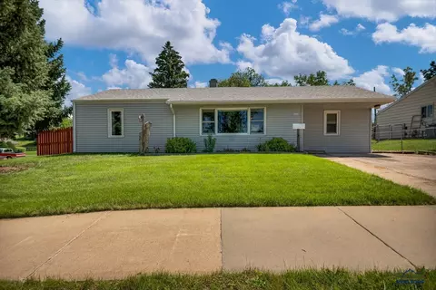 2402 Willow Ave, Rapid City, SD 57701