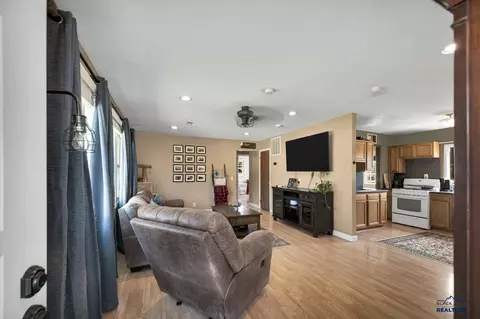 2402 Willow Ave, Rapid City, SD 57701 photo 3