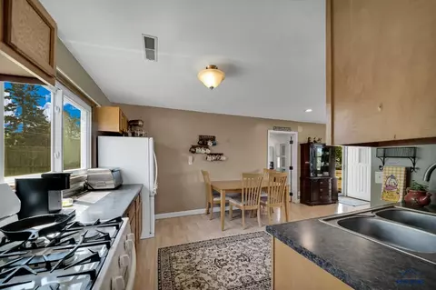 2402 Willow Ave, Rapid City, SD 57701 photo 6