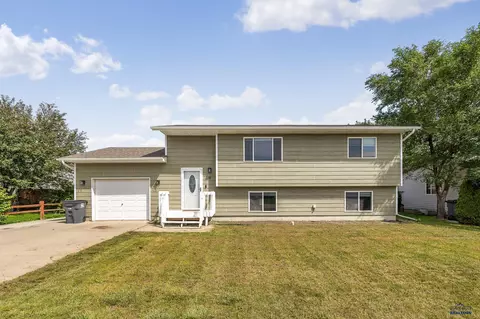 618 Stealth Ln, Box Elder, SD 57719