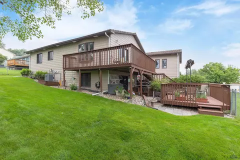 323 Terracita Dr, Rapid City, SD 57701