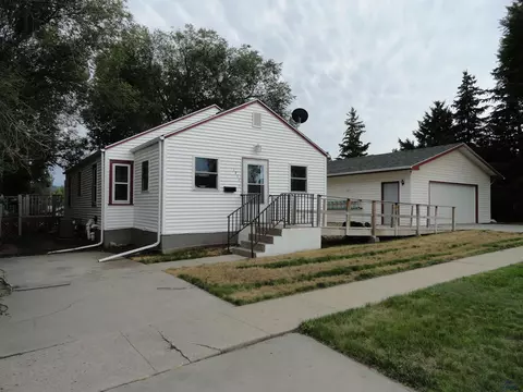 1711 Washington Ave, Hot Springs, SD 57747