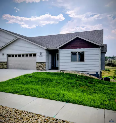 3053 Hoefer Ave, Rapid City, SD 57701
