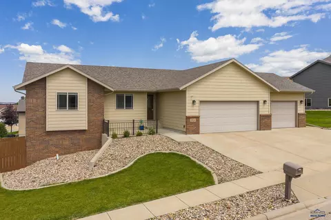 2934 Motherlode Dr, Rapid City, SD 57702