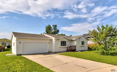 119 Soldier Field Ct, Rapid City, SD 57701