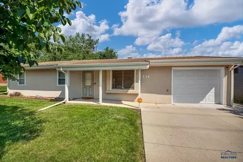 134 Oakland, Rapid City, SD 57701