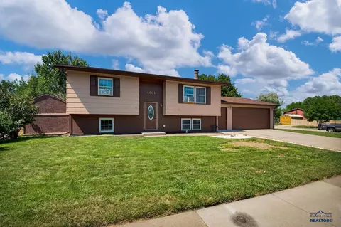 4011 Chief Dr, Rapid City, SD 57701