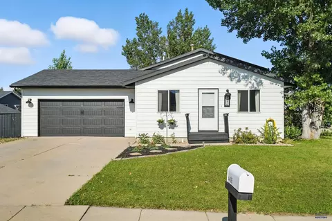 4406 Three Rivers Dr, Rapid City, SD 57701