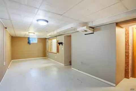 1105 Meade St, Belle Fourche, SD 57717 photo 29