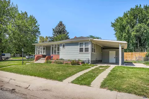 1105 Meade St, Belle Fourche, SD 57717 photo 4