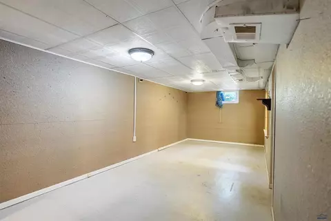 1105 Meade St, Belle Fourche, SD 57717 photo 28