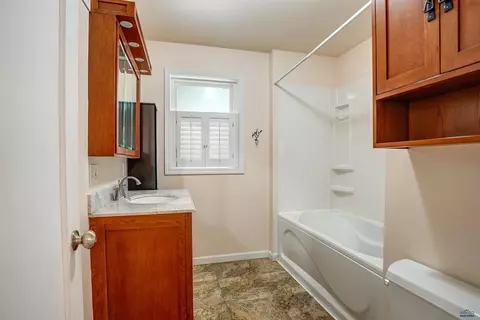 1105 Meade St, Belle Fourche, SD 57717 photo 20