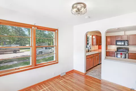 1105 Meade St, Belle Fourche, SD 57717 photo 15