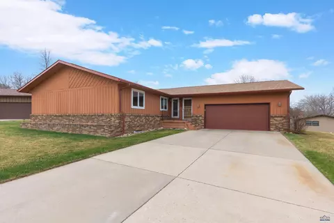 2713 Harney Pl, Rapid City, SD 57702