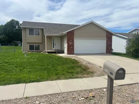4505 Three Rivers Dr, Rapid City, SD 57701