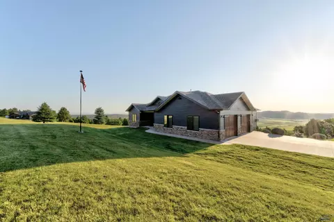 Exterior - 11840 Ridgefield Ct, Spearfish, SD 57783 photo 4 of 8