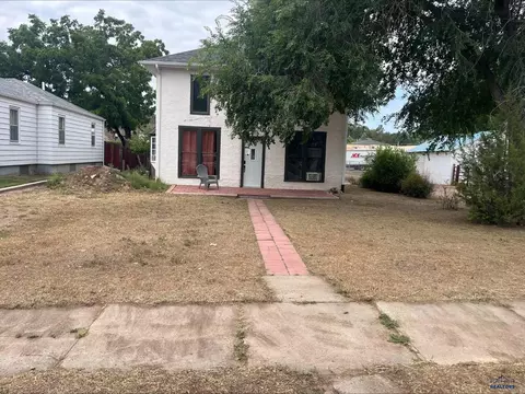 238 S 6th St, Hot Springs, SD 57747