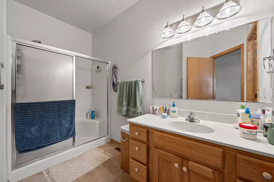 Bath - 813 University St, Spearfish, SD 57783 photo 2 of 3