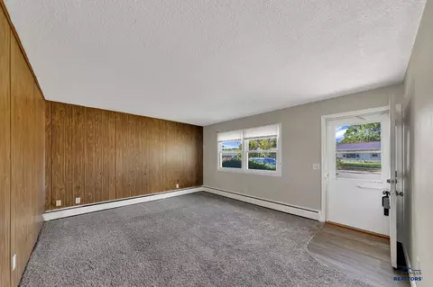 3306 Maple Ave, Rapid City, SD 57701 photo 5