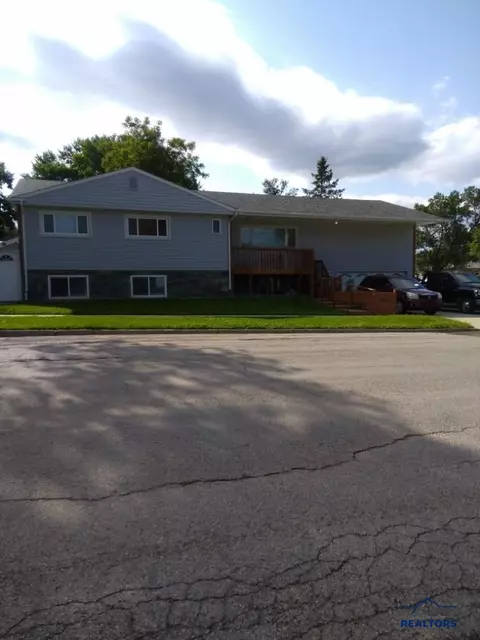 2501 Prairie Ave, Rapid City, SD 57701