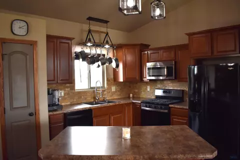 Kitchen - 480 Sovereignty Ln, Box Elder, SD 57719 photo 1 of 3