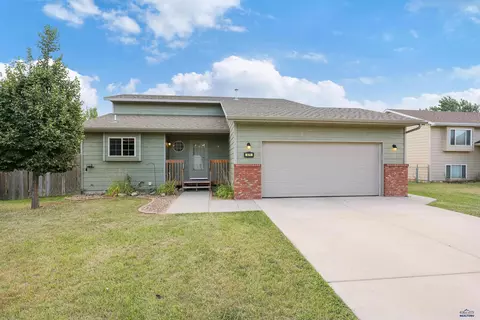 571 Plover Dr, Box Elder, SD 57719