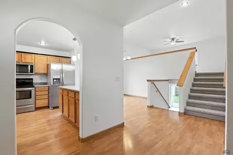 571 Plover Dr, Box Elder, SD 57719 photo 2