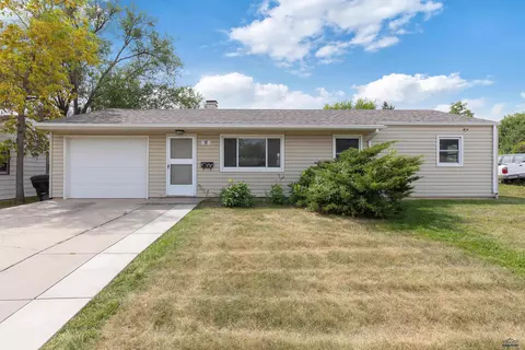 17 Fairmont Blvd, Rapid City, SD 57701