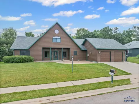 183 Oak Grove Ct, Sturgis, SD 57785