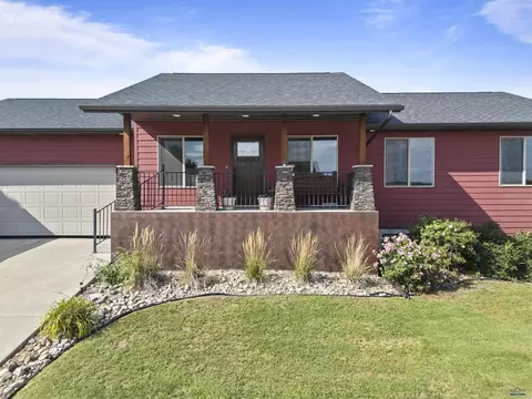 222 Sandra Ln, Rapid City, SD 57701